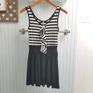Audrey 3+1 Sleeveless Black and White Swing Dress